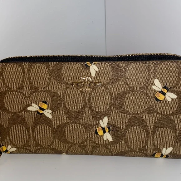 Coach Logo with Bee Print Wristlet Zip Around Accordion Style Wallet Like New - Picture 11 of 12